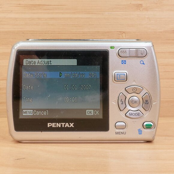 Pentax Optio E30 / 7.1MP / 3x Zoom / Compact Camera - Picture 3 of 9